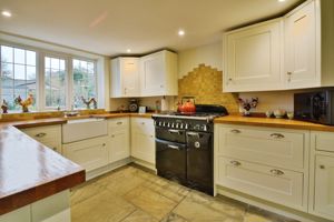 Kitchen- click for photo gallery